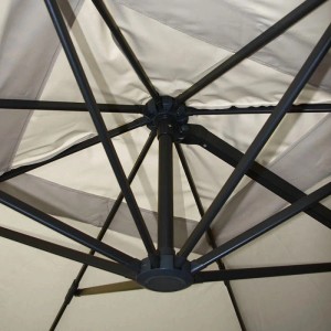 Detailaufnahme: Creme-grauer MCW Ampelschirm (3,5x3,5m) mit Alu-Gestell und Ständer.