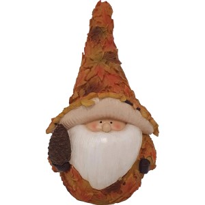 Kleine Gartenfigur Ahornwichtel aus Polyresin mit Blätterhut und Zapfen in der Hand.