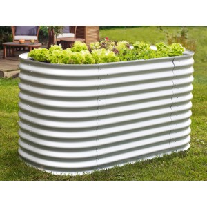 Vitavia Hochbeet Vita 858 aus Zink-Alu mit Salat bepflanzt im Garten.