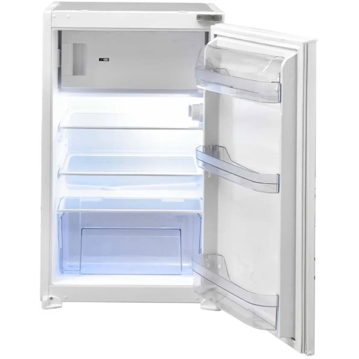 Offener, weißer Einbaukühlschrank der Respekta Economy Küchenzeile mit Regalen und Türfächern.