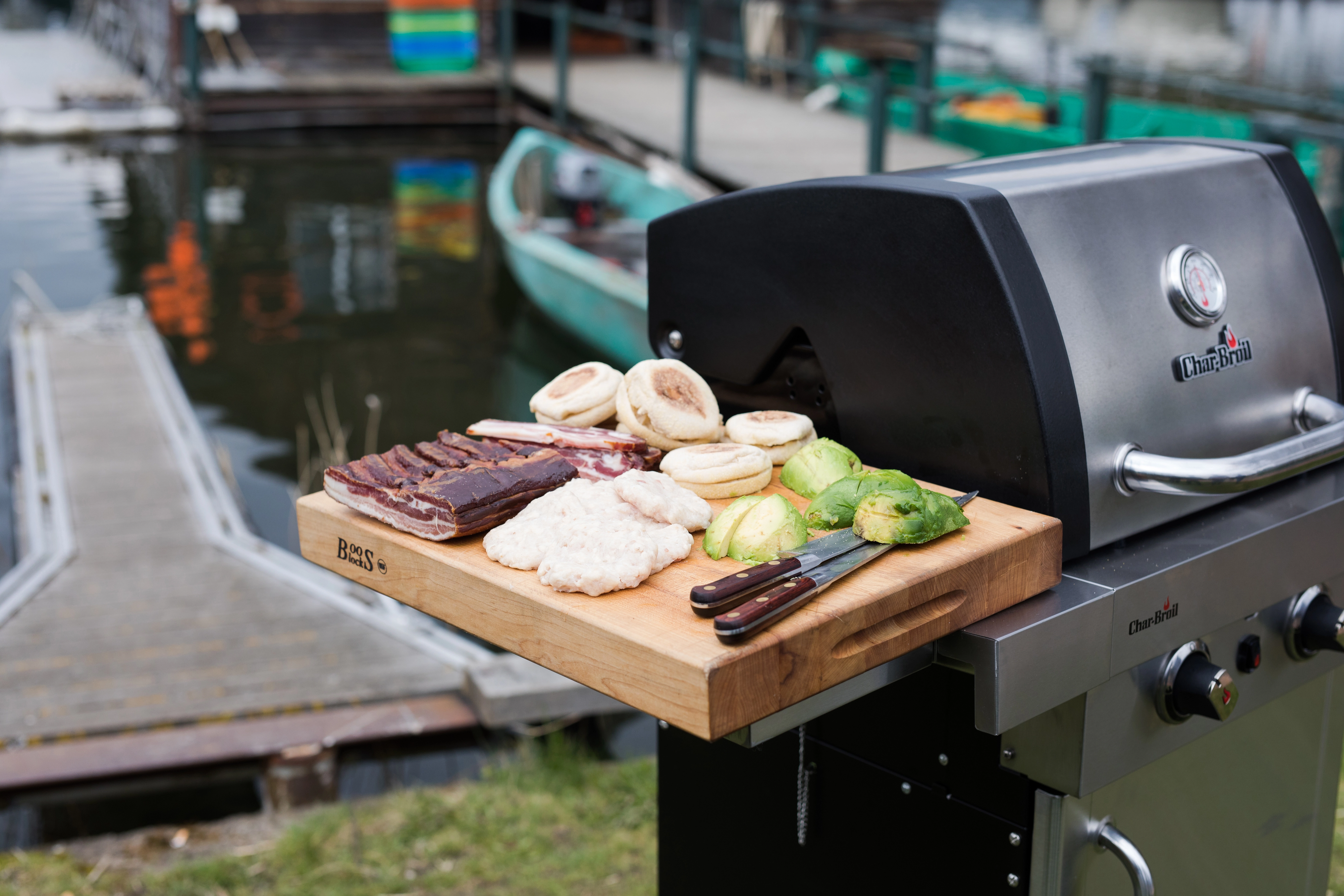 Char Broil Gasgrill Professional 2200 S mit 2 Brennern Tru