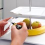 Anwendung von Uhu Alleskleber Super Transparent zum Kleben eines abgebrochenen Keramikteils.