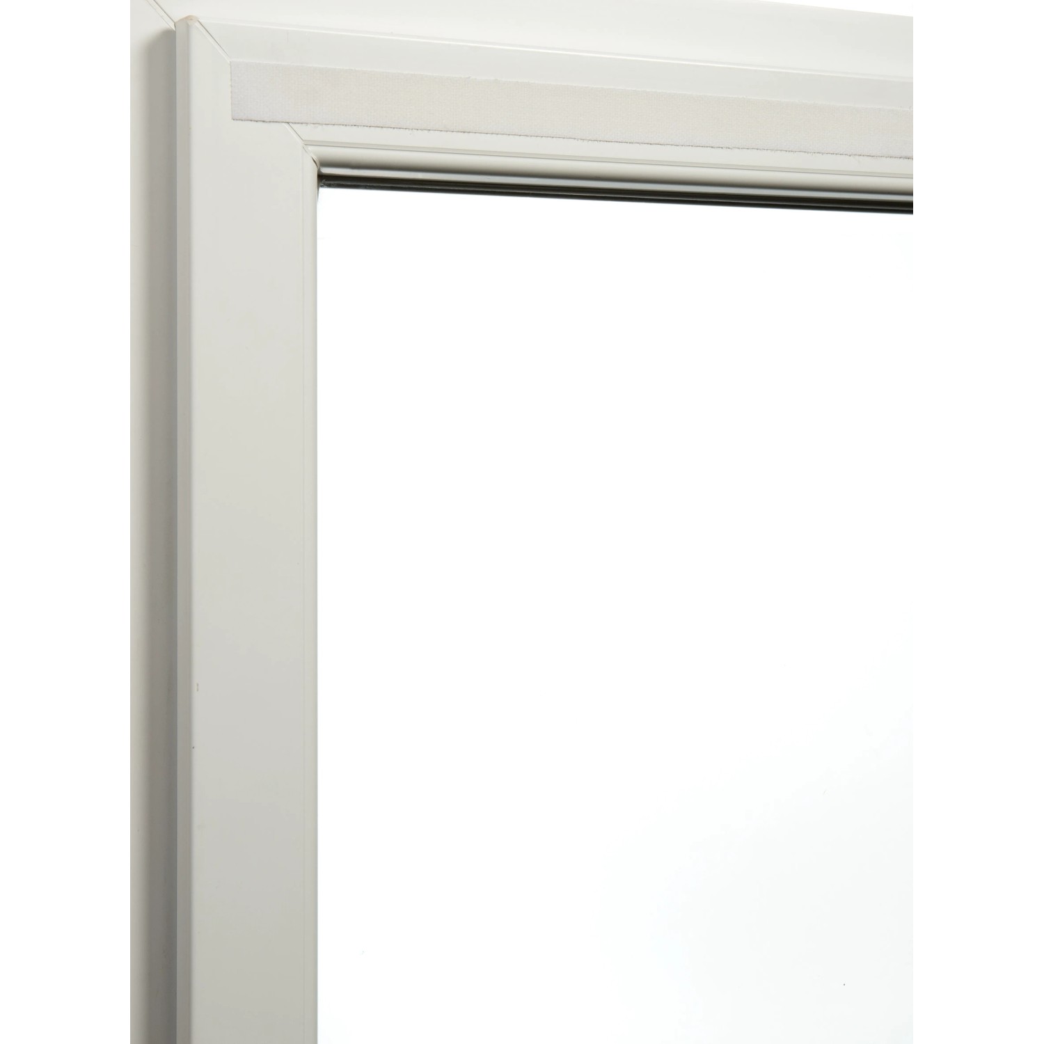 Detailaufnahme: Graues Gardinia Easyfix Raffrollo (50x140 cm) am Fensterrahmen.