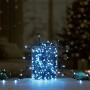 OBI Lichterkette mit 1.000 kaltweißen LEDs, 20 m, leuchtend in Glasvase als festliche Dekoration. Grünes Kabel.