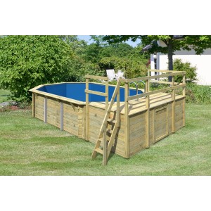 Karibu Holzpool Set mit Sonnenterrasse und zwei Eckterrassen im Garten.
