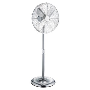 Chromfarbener OBI Standventilator, Ø 40 cm, mit Metallgehäuse und rundem Standfuß.