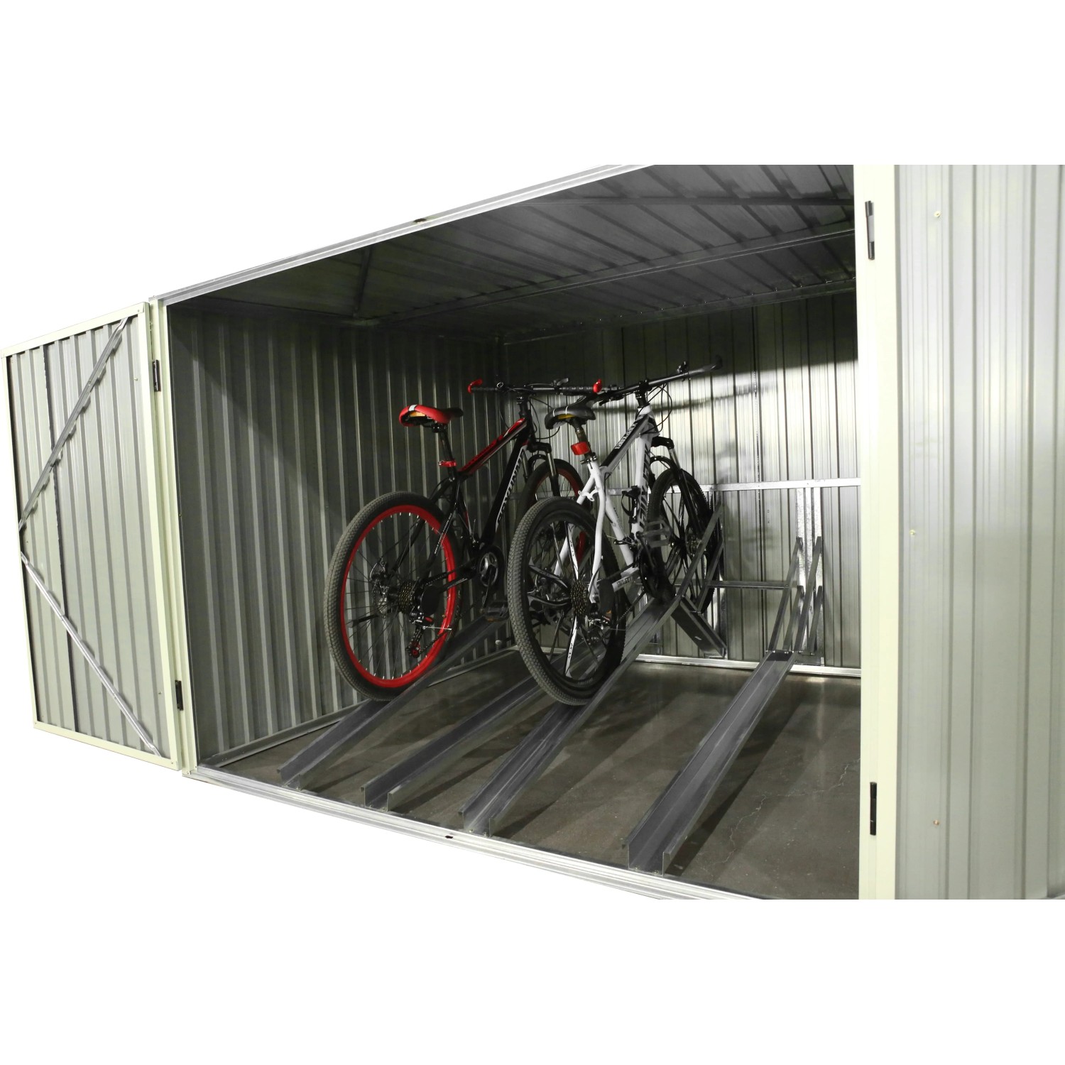 Westmann Fahrradgarage Anthrazit mit zwei Fahrrädern und geöffneten Türen.