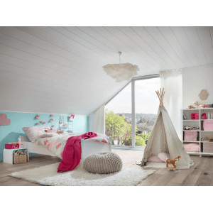 Kinderzimmer mit weißen Kronoflooring Wand- und Deckenpaneelen Dekor Edelweiß.