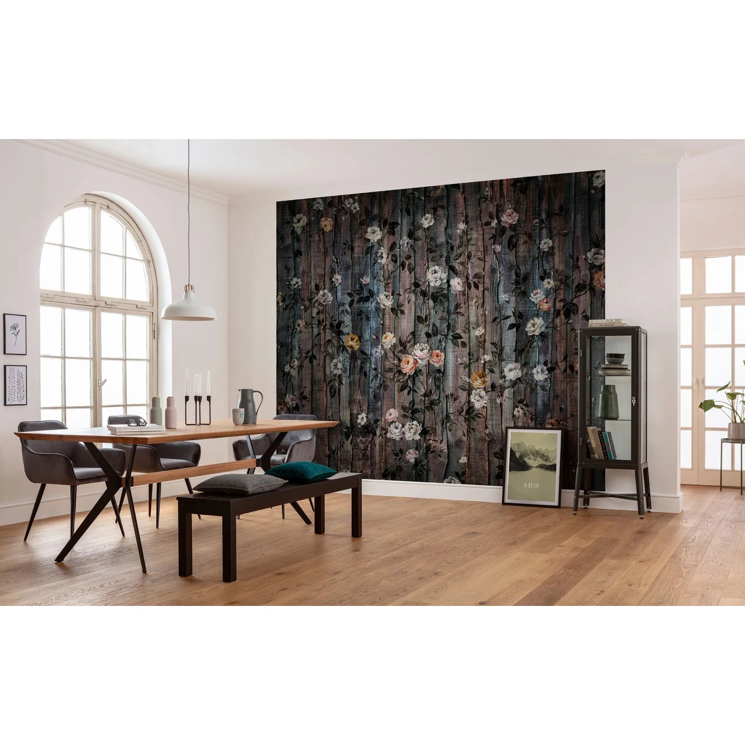 Komar Fototapete Grande Giardino im Esszimmer: Holzoptik mit Rosen, 300x250 cm.