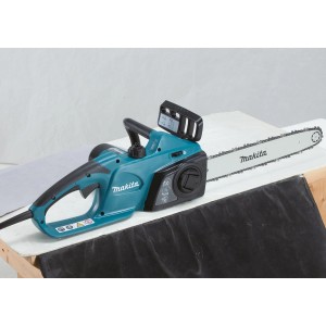 Makita Elektro-Kettensäge UC4041A, 1800 W, mit 40 cm Schwertlänge.