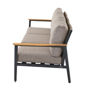 Siena Garden Loungeset Liguria, 3-Sitzer Sofa in Anthrazitgrau mit Teakholz Armlehnen und grauen Kissen.