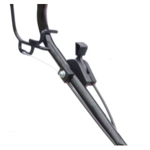 Detailaufnahme: Bedienelemente des MTD Vertikutierer Optima 35 VO.