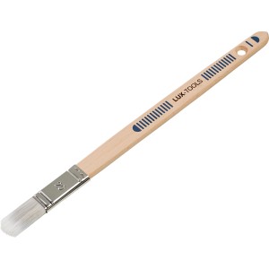 LUX Plattpinsel, 20 mm breit, mit Holzgriff und Kunstborsten für Lackierarbeiten.