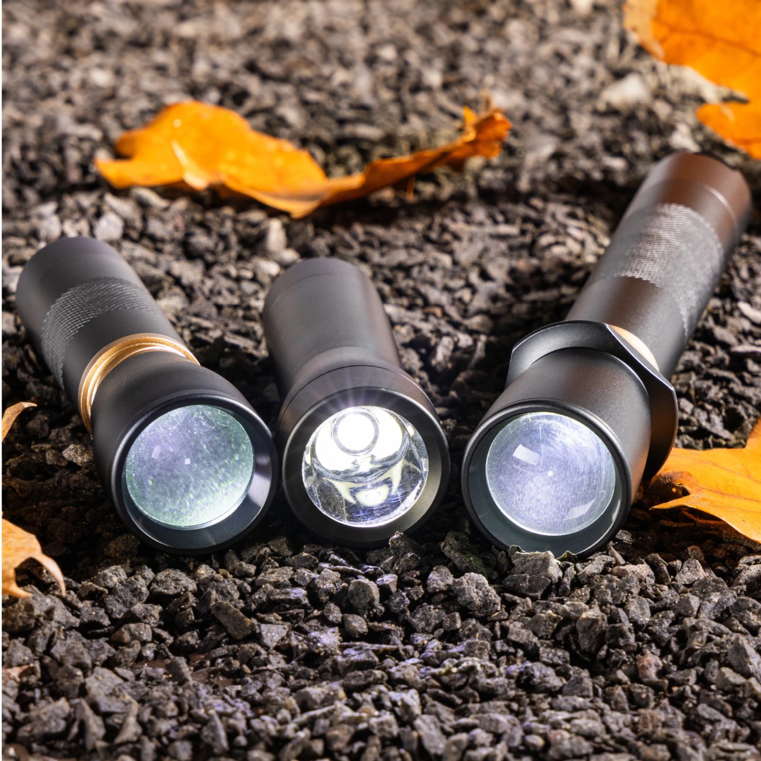 LED's Work Taschenlampen, 900lm, dimmbar und zoombar, für Outdoor & Notfälle.