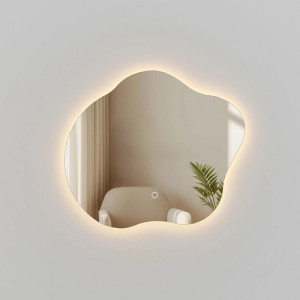 Organischer Emke LED-Badspiegel mit leuchtender Kante, Touch-Sensor und Antibeschlag-Funktion. Ideal für moderne Bäder.