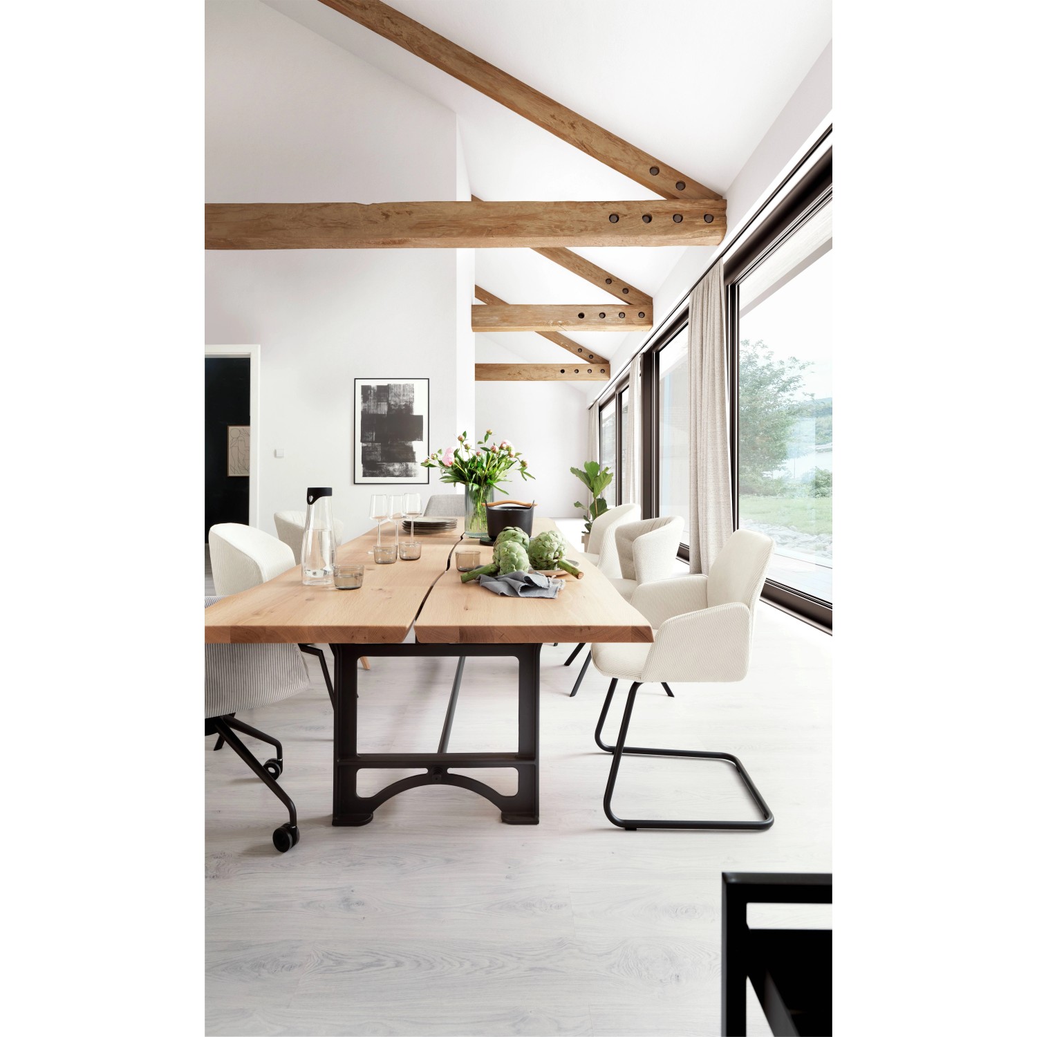 Schwarze Schöner Wohnen Vorhangschiene Emilia, 1-läufig, 230 cm, in Wohnraum-Szene.