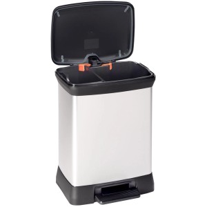 Curver Decobin Duo Mülleimer, 30 l, Silber metallic mit Fußpedal und zwei Inneneimern.