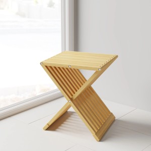 Klappbarer Badhocker aus Bambus (FSC®) von Schulte, ideal für kleine Bäder.
