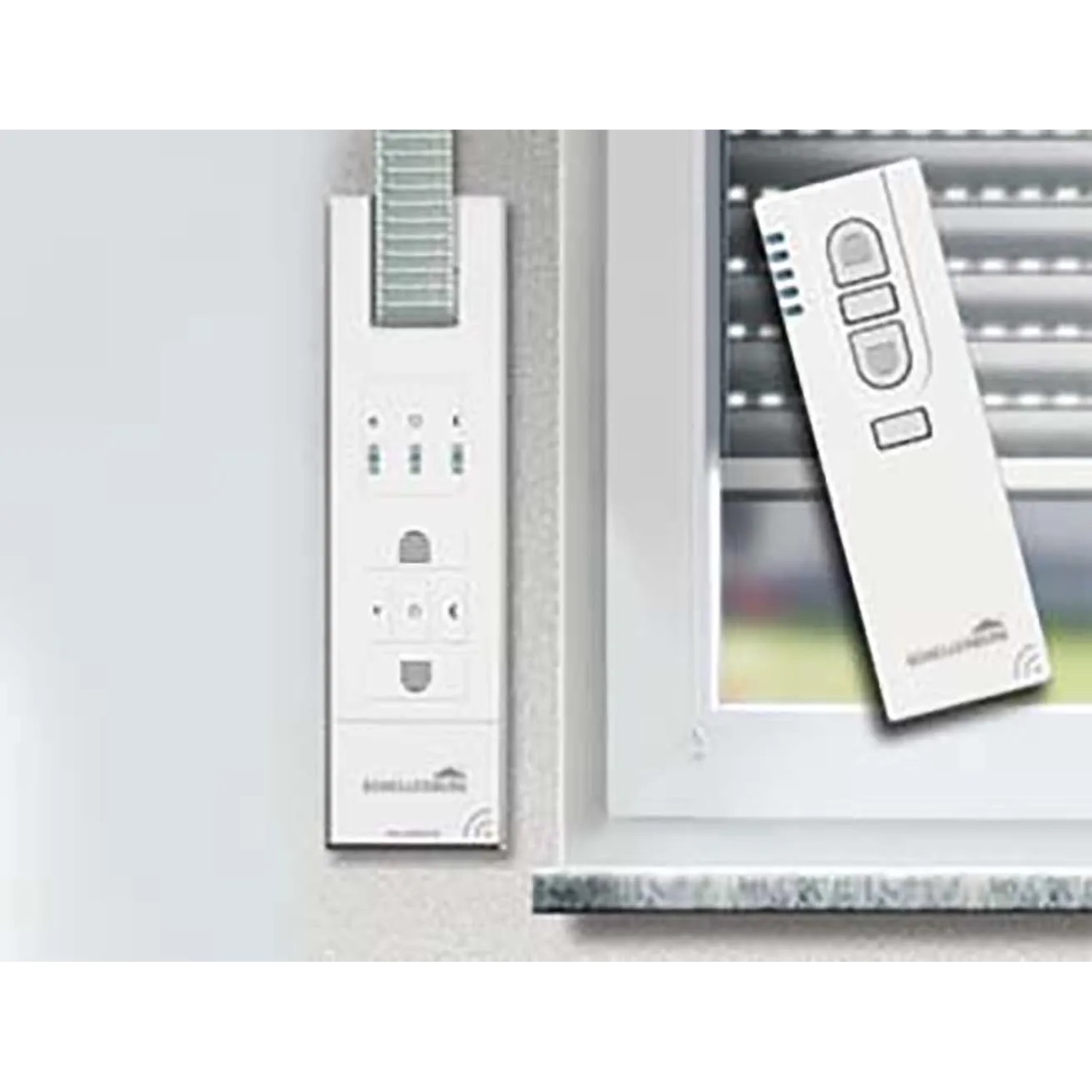 Schellenberg RolloDrive 65 Premium Rollladenantrieb mit Funk-Fernbedienung am Fenster.