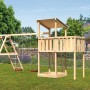Karibu Spielturm Anna mit Doppelschaukel, Klettergerüst und Anbauplattform im Garten.