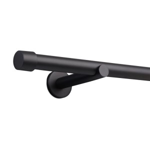 Schwarze Gardinenstange mit Kappe und Wandhalterung, 1-läufig, 25mm Durchmesser für Fensterdekoration.