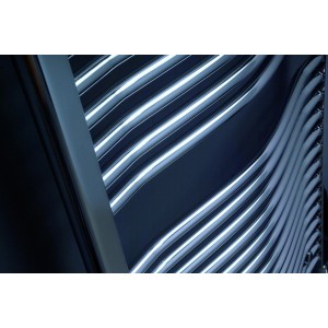 Detailaufnahme: Ximax Badheizkörper C3 Chrom, eleganter Design-Heizkörper für Ihr Badezimmer.