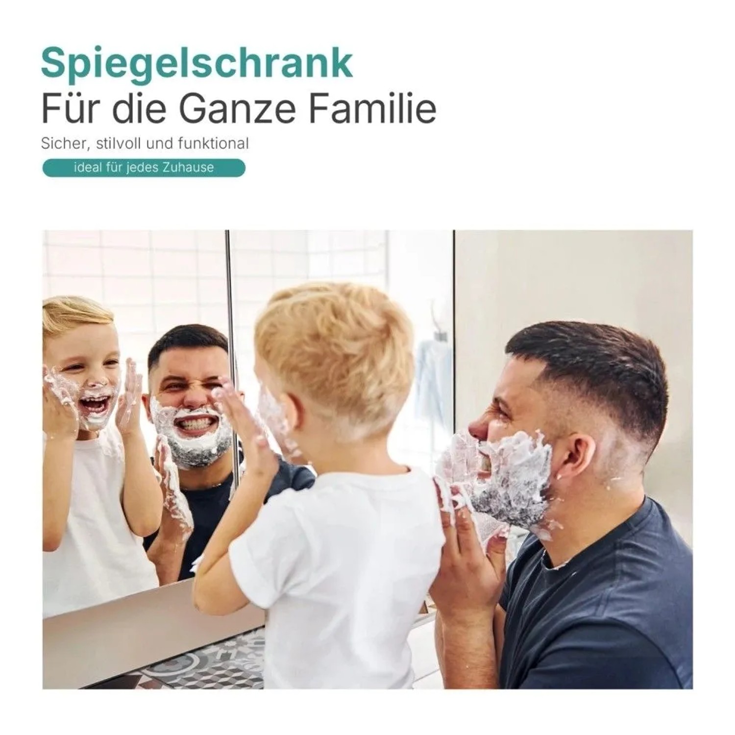 Lachender Vater und Söhne mit Rasierschaum vor einem Spiegel im Bad. Familienspaß mit dem Spiegelschrank.