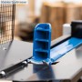 Detailaufnahme: Blaues Spaltmesser des Scheppach HL760LS Holzspalters.