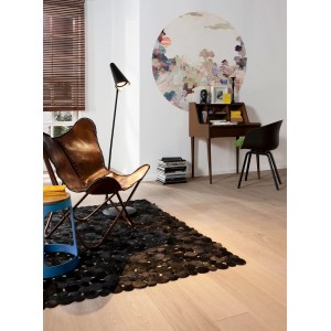 Raumansicht mit Komar Vliesfototapete Dot Impression (Ø 125cm) als Wanddeko.
