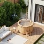 Finntherm Holz-Badefass Bergen mit Ofen im Garten, Leiter und Sitzbank. Hot Tub aus Fichte.