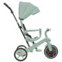Pistazienfarbenes Globber Explorer Trike 4in1 Dreirad mit Schiebestange, Sonnendach und verstellbarem Sitz.