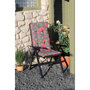 Beo Sitzauflage Hochlehner Trondheim 4er-Set mit Mohnblüten auf Gartenstuhl.