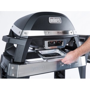 Weber Pulse 2000 Elektrogrill mit Rollwagen, 49x39 cm, 2200 W, schwarz. Fettauffangschale wird entnommen.