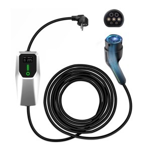 Junsun Typ 2 EV Ladekabel 3Kw mit Steuerbox, Display, Standardstecker und blau leuchtendem Anschluss für Elektrofahrzeuge.