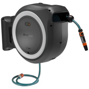 Gardena Akku-Wand-Schlauchbox PowerRoll XL mit 35m Schlauch und Akku für die Gartenbewässerung.