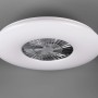 Weiße LED-Deckenleuchte Visby mit Ventilator und Chrom-Akzenten.