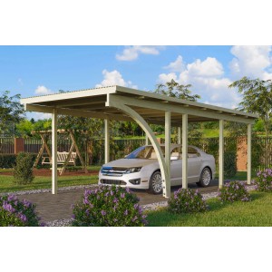 Karibu Einzelcarport Eco mit Auto. Holzkonstruktion mit PVC-Dachplatten auf einem gepflasterten Stellplatz.