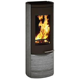 Wamsler Myra Kaminofen, Speckstein schwarz, 8kW. Zeitbrandofen mit gebogener Scheibe und Flammen.