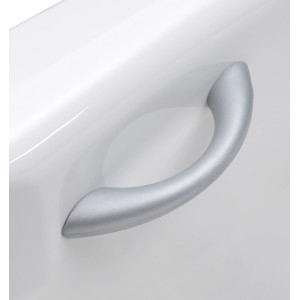 Ottofond Atlanta Badewannengriff, 2er Set, silberfarben montiert an Badewanne.