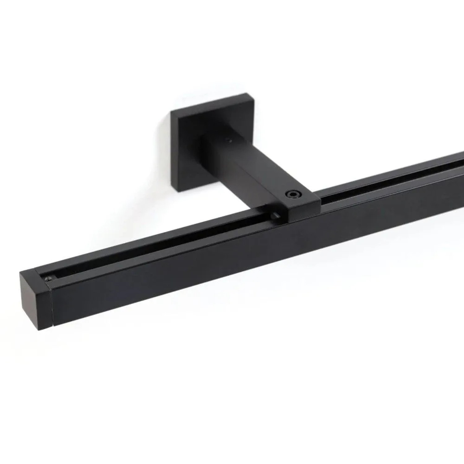 Schwarze 1-Lauf Gardinenschiene Cube mit Wandhalterung. Stabile Innenlauf-Vorhangstange für Dekoartikel.