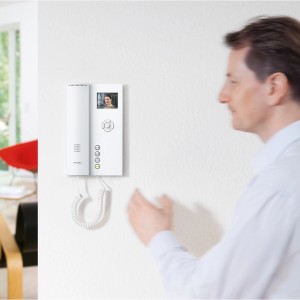 Weißes Ritto Video-Set für 1 Wohneinheit, Türsprechanlage mit Monitor und Bedienelementen.