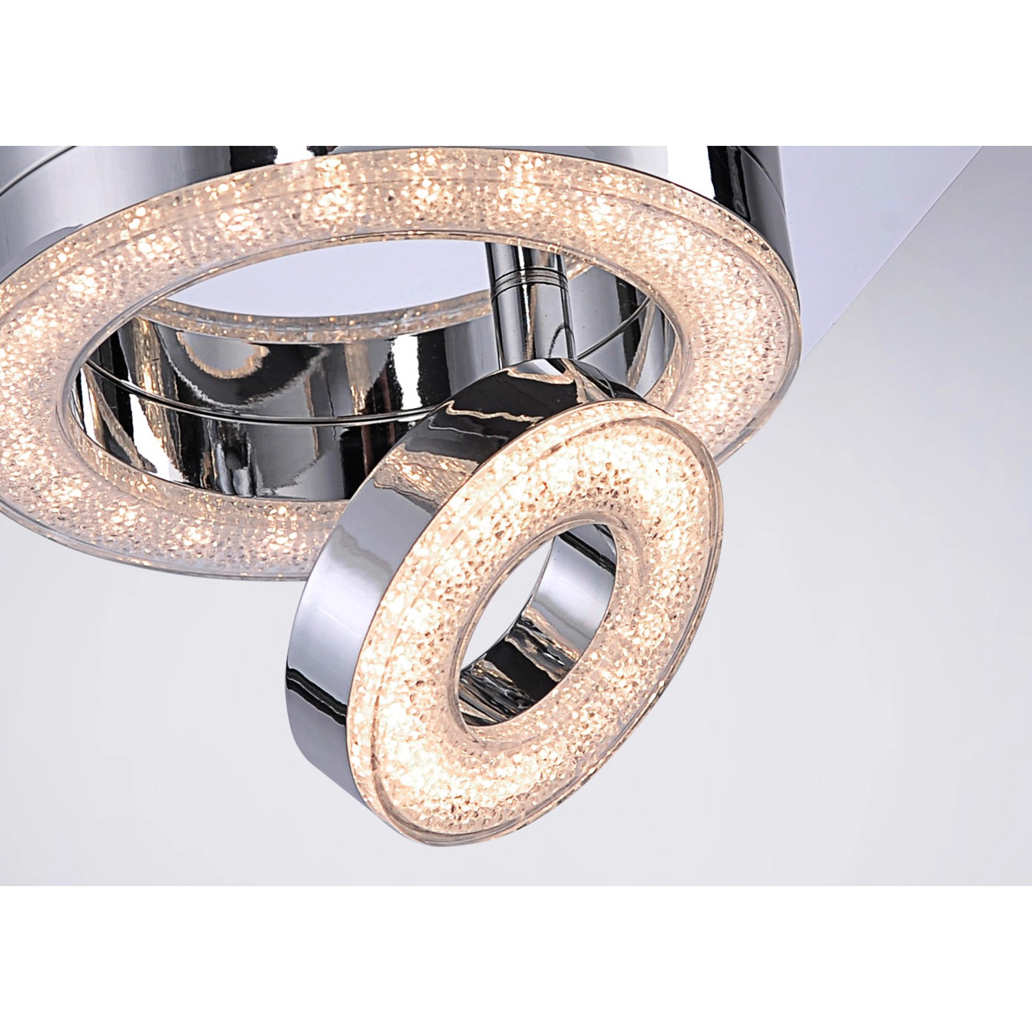 Moderne LED-Deckenleuchte Tim in Chrom, 17x17 cm, mit drehbarem Leuchtring für warmweißes Licht.