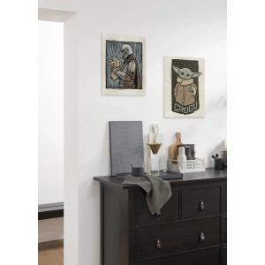 Keilrahmenbilder Star Wars The Mandalorian Grogu Lino-Cut beige an der Wand.