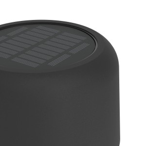 Detailaufnahme der schwarzen EGLO ROCCANOVA Solar LED Stehleuchte mit Solarpanel.