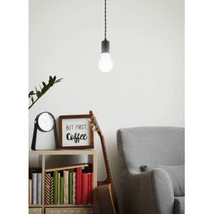 Eglo E27 LED Leuchtmittel in Globeform, 12W, warmweißes Licht in Wohnraum.