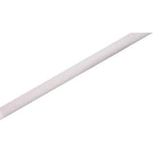 Weißes Flauschband, 20 mm breit, als Meterware zum Aufnähen auf Textilien.