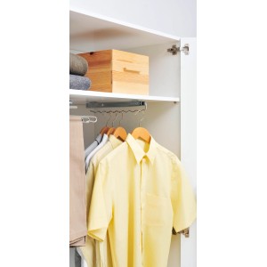Wenko Schrankauszug für Hemden und Kleider im Kleiderschrank, chromfarben.
