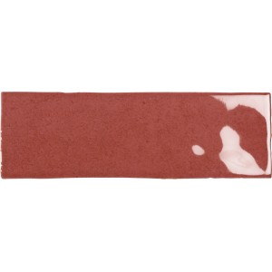 Glasierte, rote Wandfliese Nolita im Format 6,5x20 cm für den Innenbereich.
