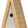 Dreieckiger Nistkasten in Hellgrau und Braun mit Schindeldach für Meisen und andere Wildvögel.