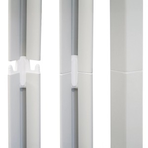 Detailaufnahme des Stecksystems vom Ar Shelving Eckregal Rivet Style in Grauweiß.
